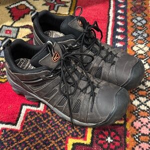 Keen Voyageur Hiking Shoes for Men size 12